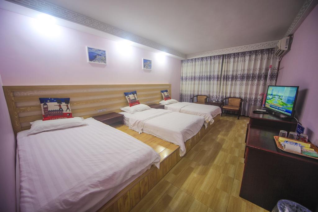 Fawlty Towers Hotel Yangshuo Værelse billede