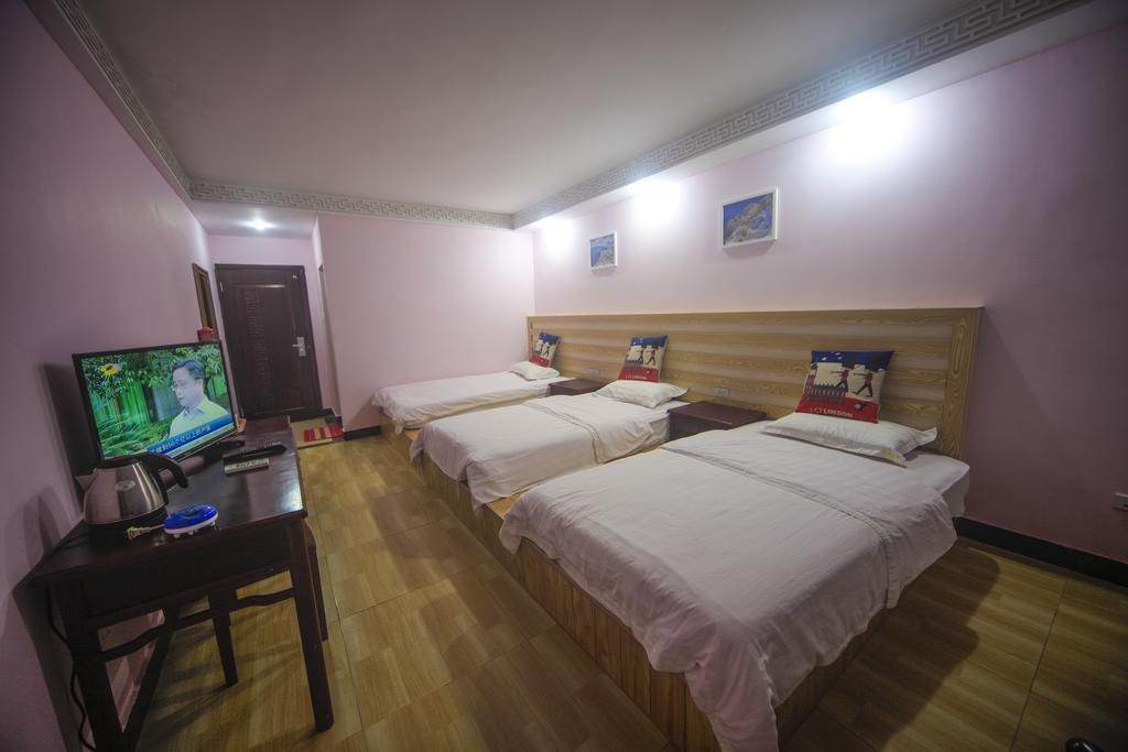 Fawlty Towers Hotel Yangshuo Værelse billede
